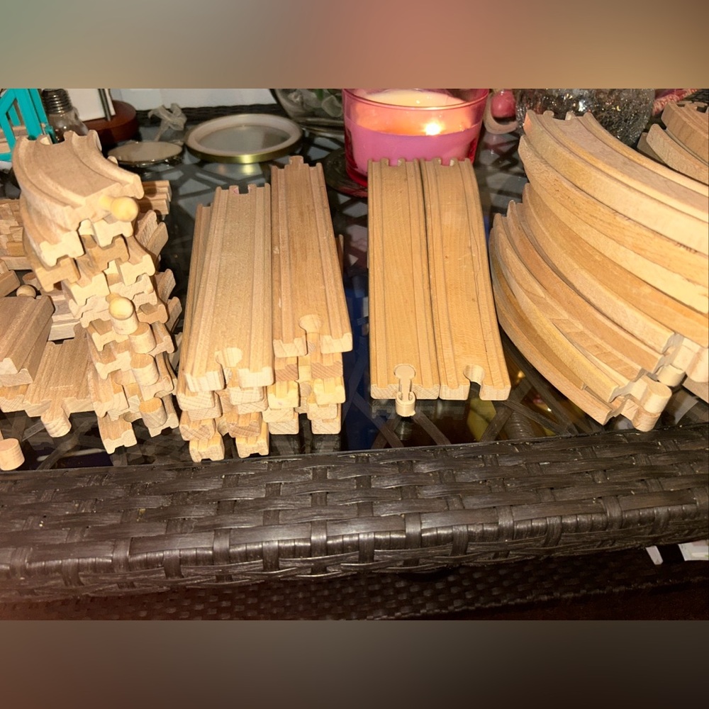 thomas and friends Lot Of 92 Wooden Train Tracks - Picture 4 of 7